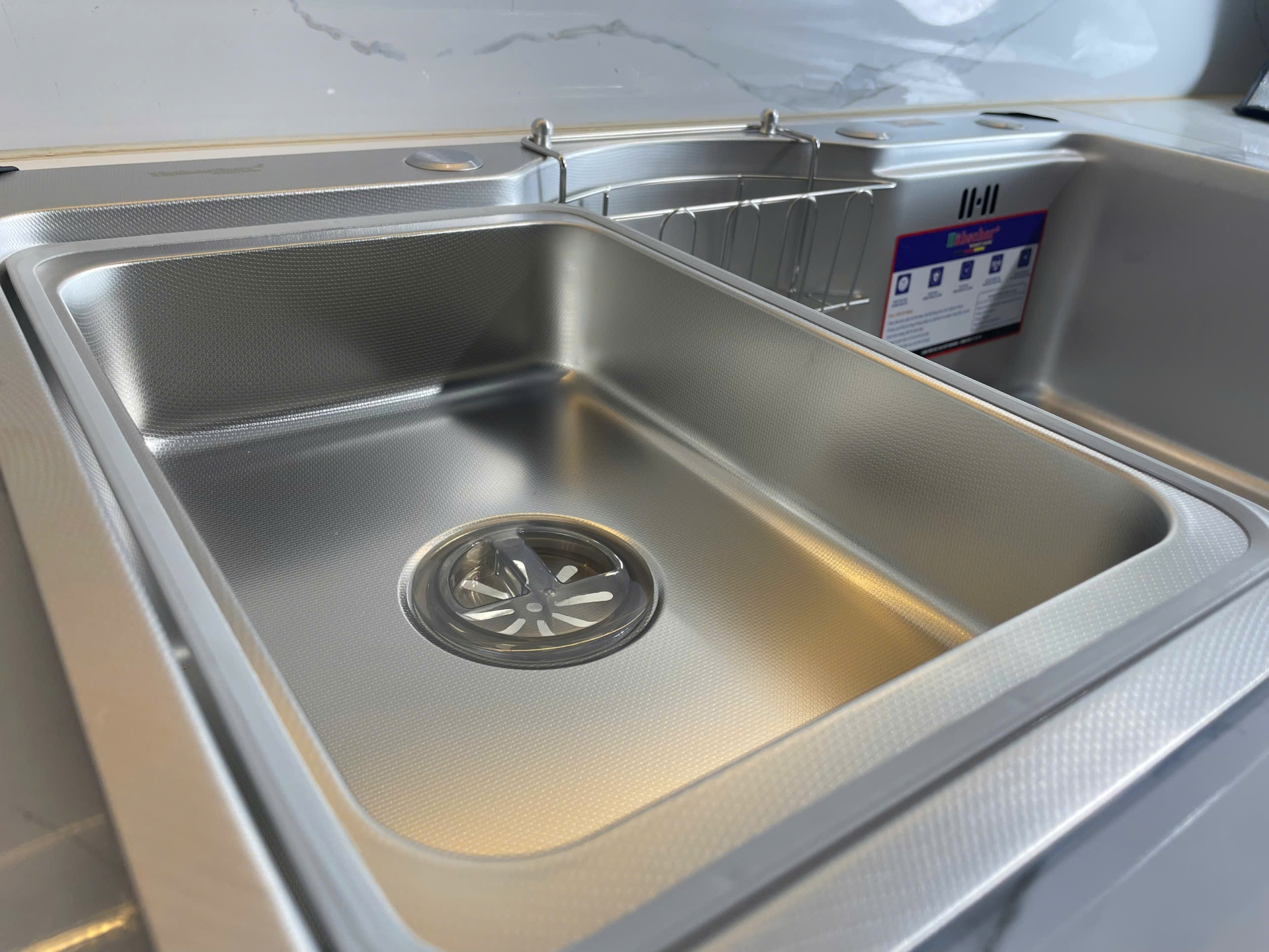 Chậu rửa bát Hubscher 1 hố INOX NANO Model: CR1HN_BN I304 KT_75*46