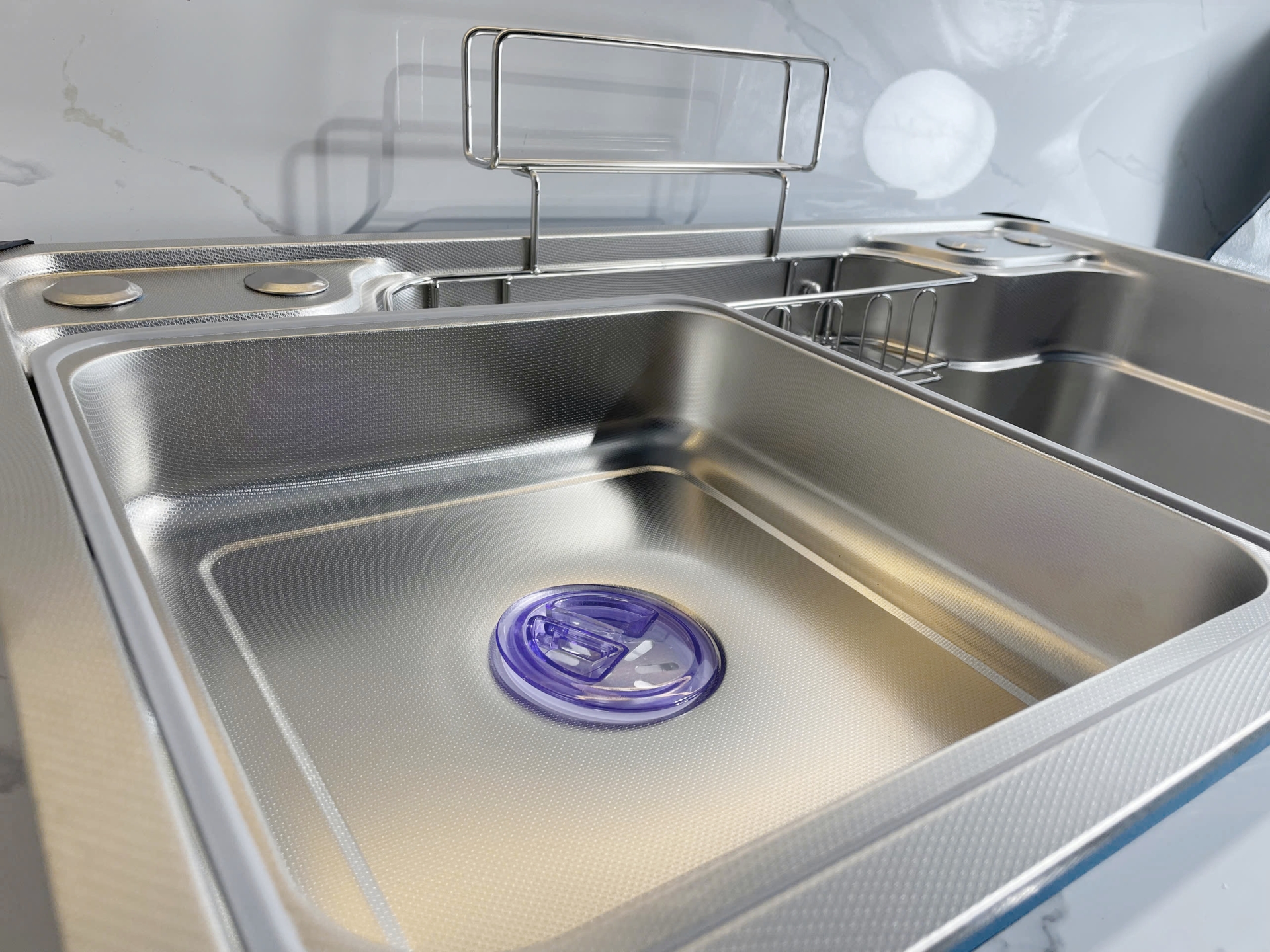 Chậu rửa bát 1 hố INOX Hubscher model: CR1HN_BN I304 KT_78*48