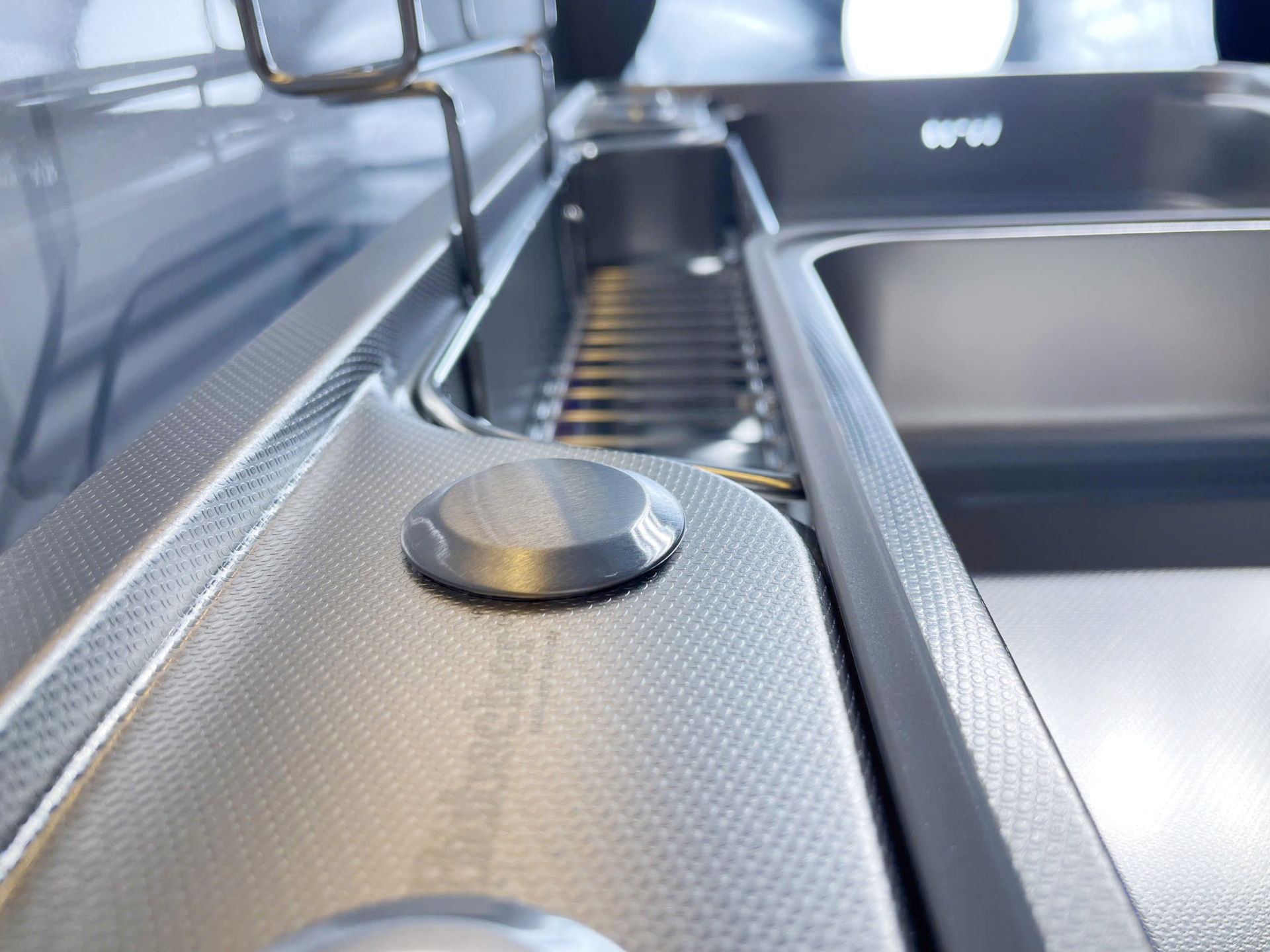 Chậu rửa bát 1 hố INOX Hubscher model: CR1HN_BN I304 KT_78*48