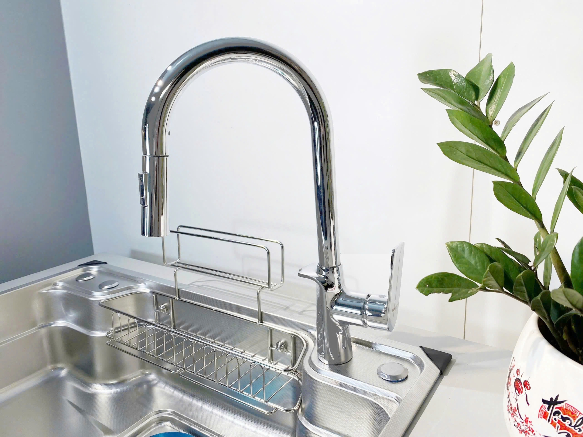 Vòi rửa bát dây rút đồng Hubscher VRB_DL17